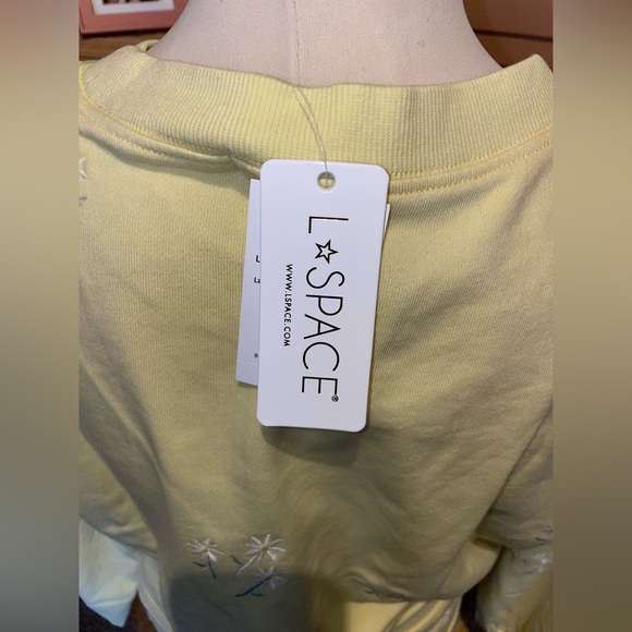 L*SPACE Lazy Daisy Pullover & Shorts Set 🌼 - Picture 6 of 7